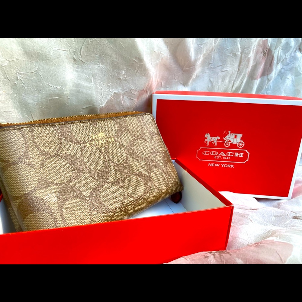 Coach wristlet with double zipper *AUTHENTIC*